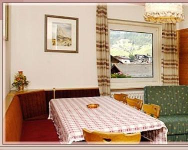 Garni Sayonara Hotel Selva di Val Gardena Room photo